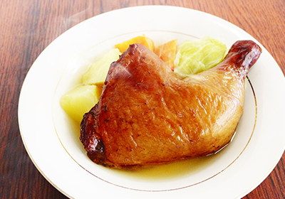 骨付きチキンを丸ごと1本！贅沢ポトフ