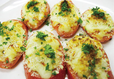 本腸ソーセージのピザ風オーブン焼き