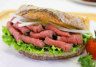 たっぷりローストビーフサンド